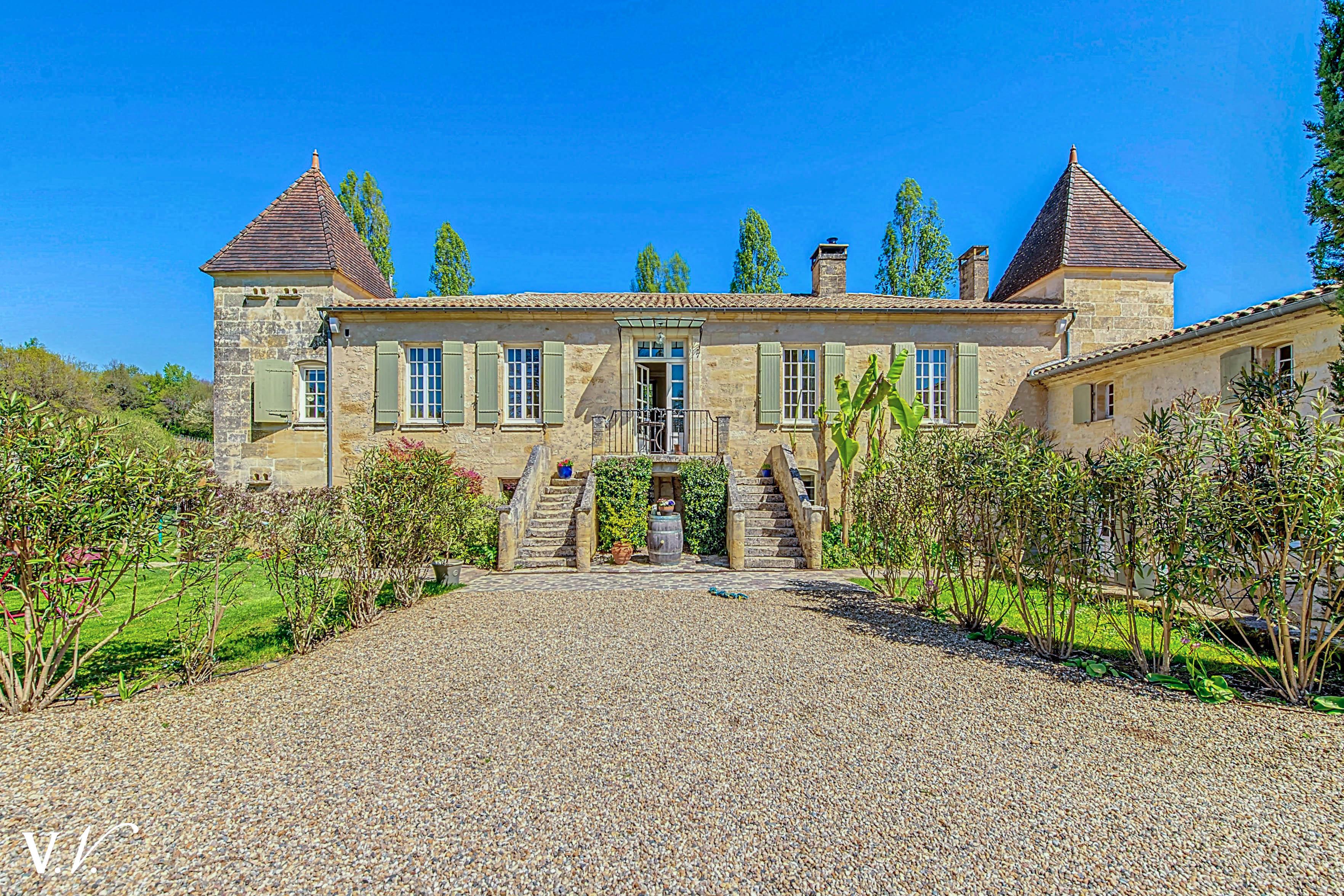 Bien de Prestige à GREZILLAC, 18 pièces à 1 690 000 €
