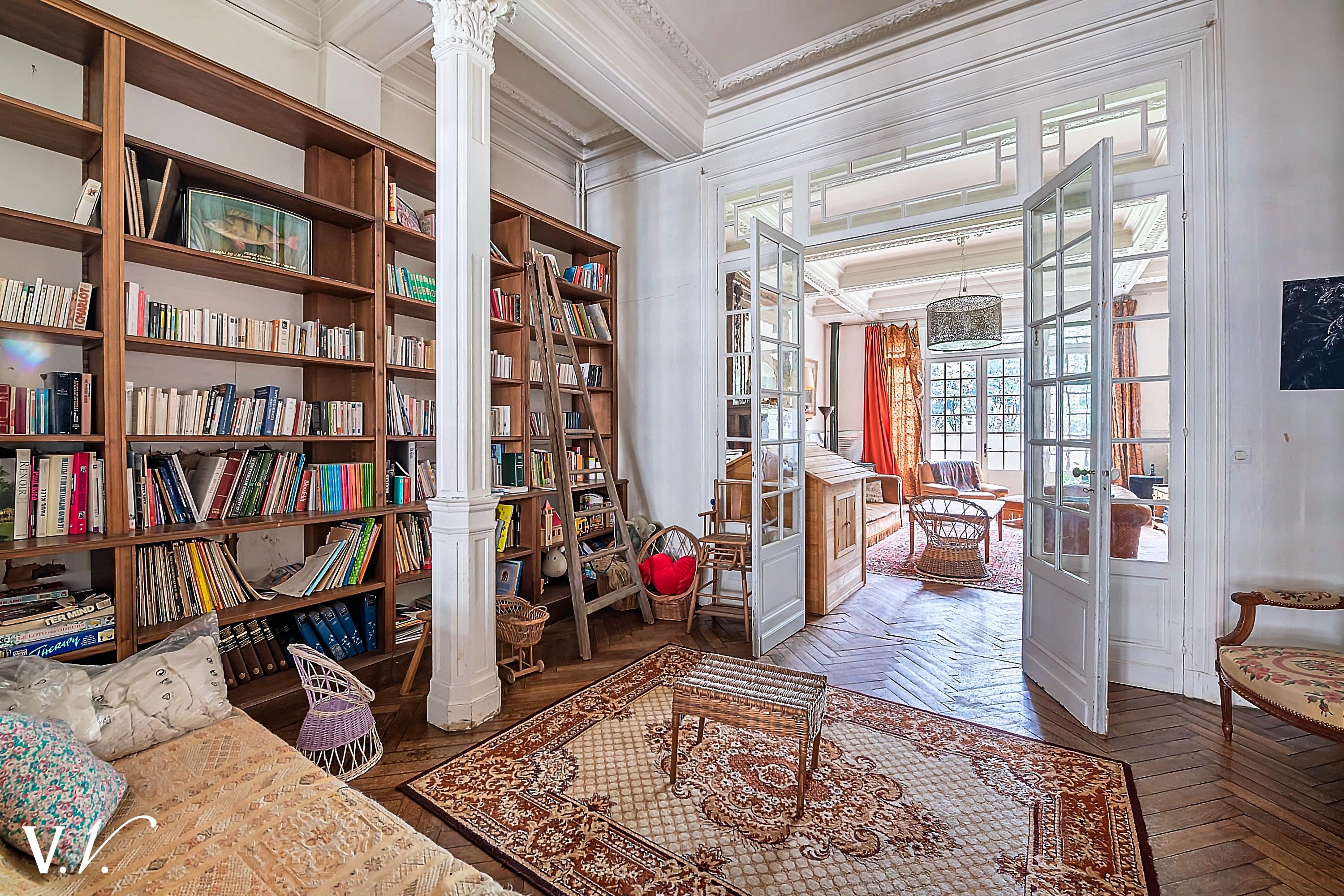 Bien de Prestige à BORDEAUX, 12 pièces à 1 790 000 €