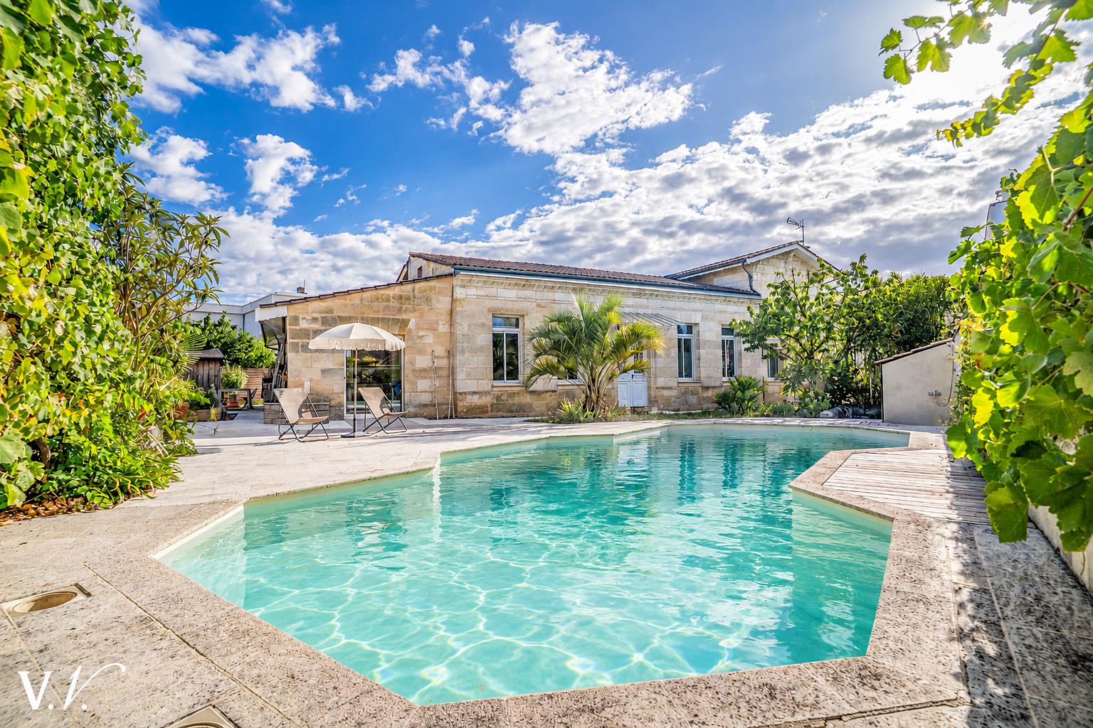 Bien de Prestige à BORDEAUX, 7 pièces à 1 689 000 €