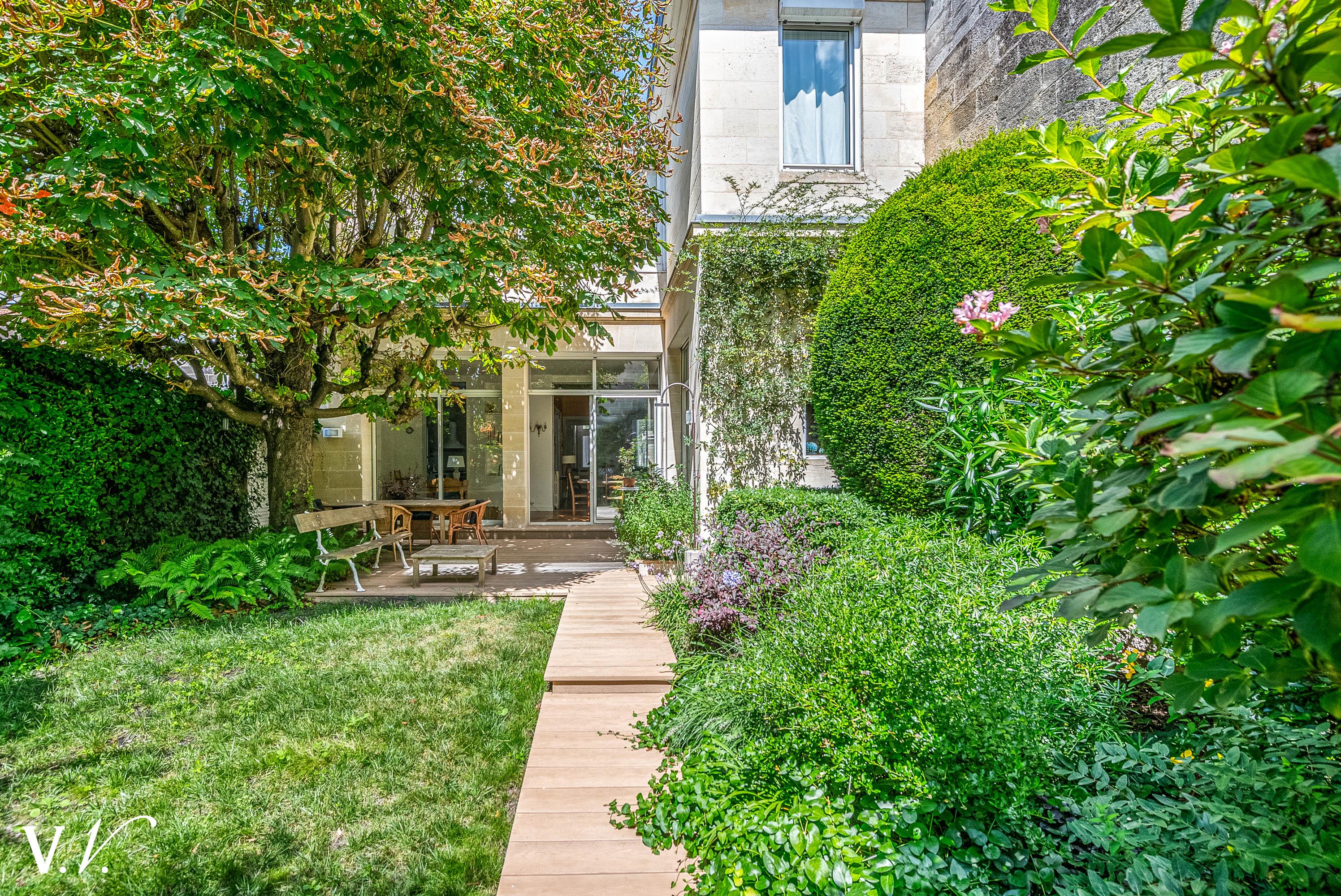 Bien de Prestige à BORDEAUX, 7 pièces à 1 872 000 €