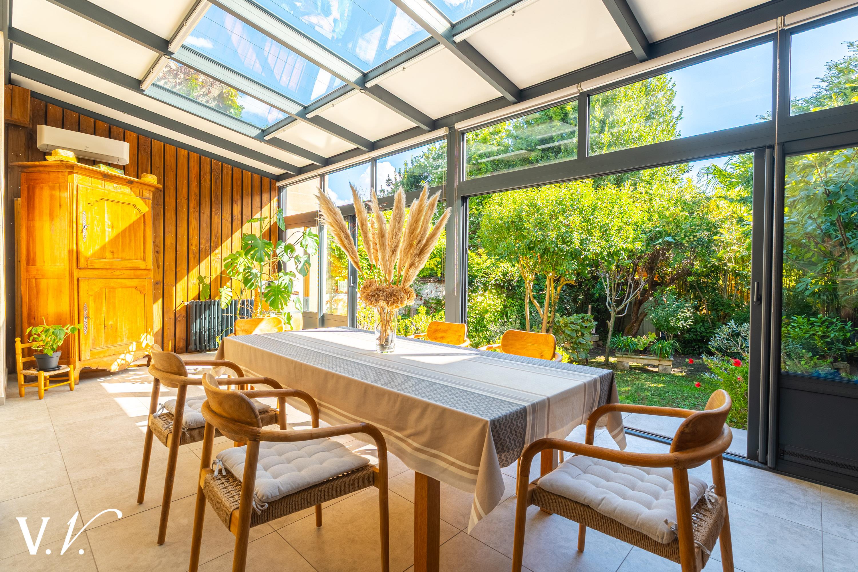 Bien de Prestige à BORDEAUX, 10 pièces à 1 240 000 €