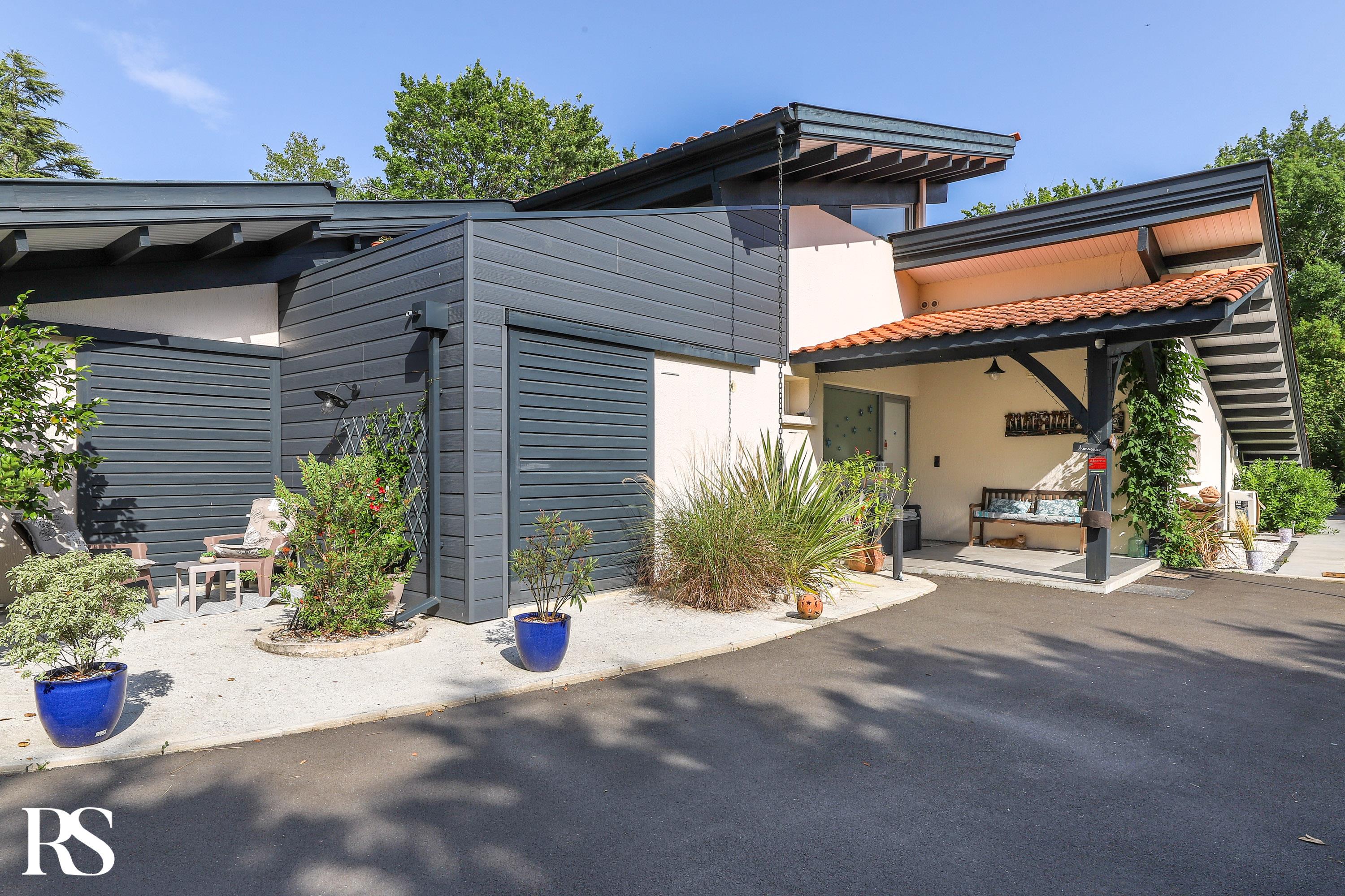 BISCARROSSE - VILLA D'ARCHITECTE NICHEE DANS UN PARC PAYSAGE - Achat à ...