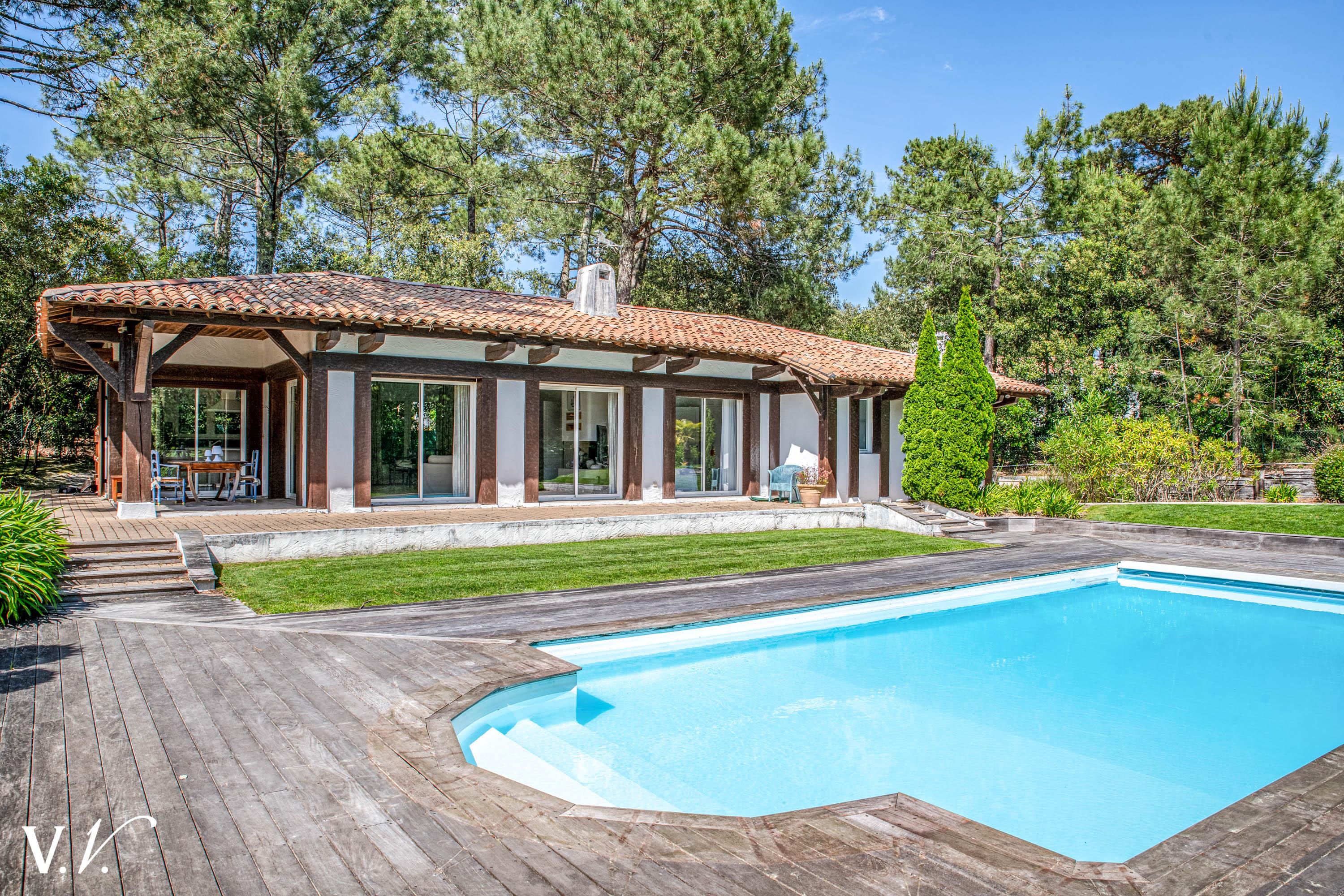 Bien de Prestige à LA TESTE DE BUCH, 6 pièces à 1 799 000 €