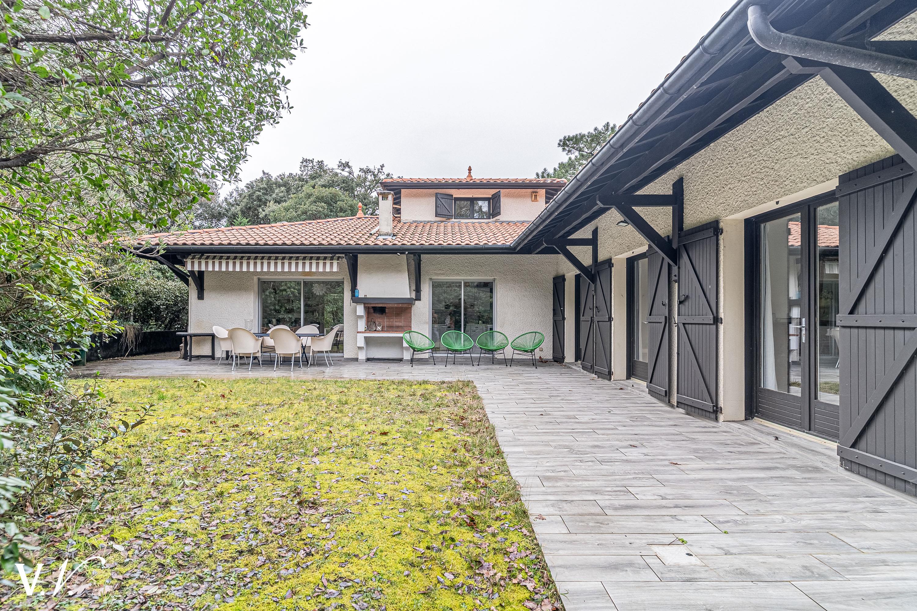 Bien de Prestige à LA TESTE DE BUCH, 6 pièces à 2 194 500 €