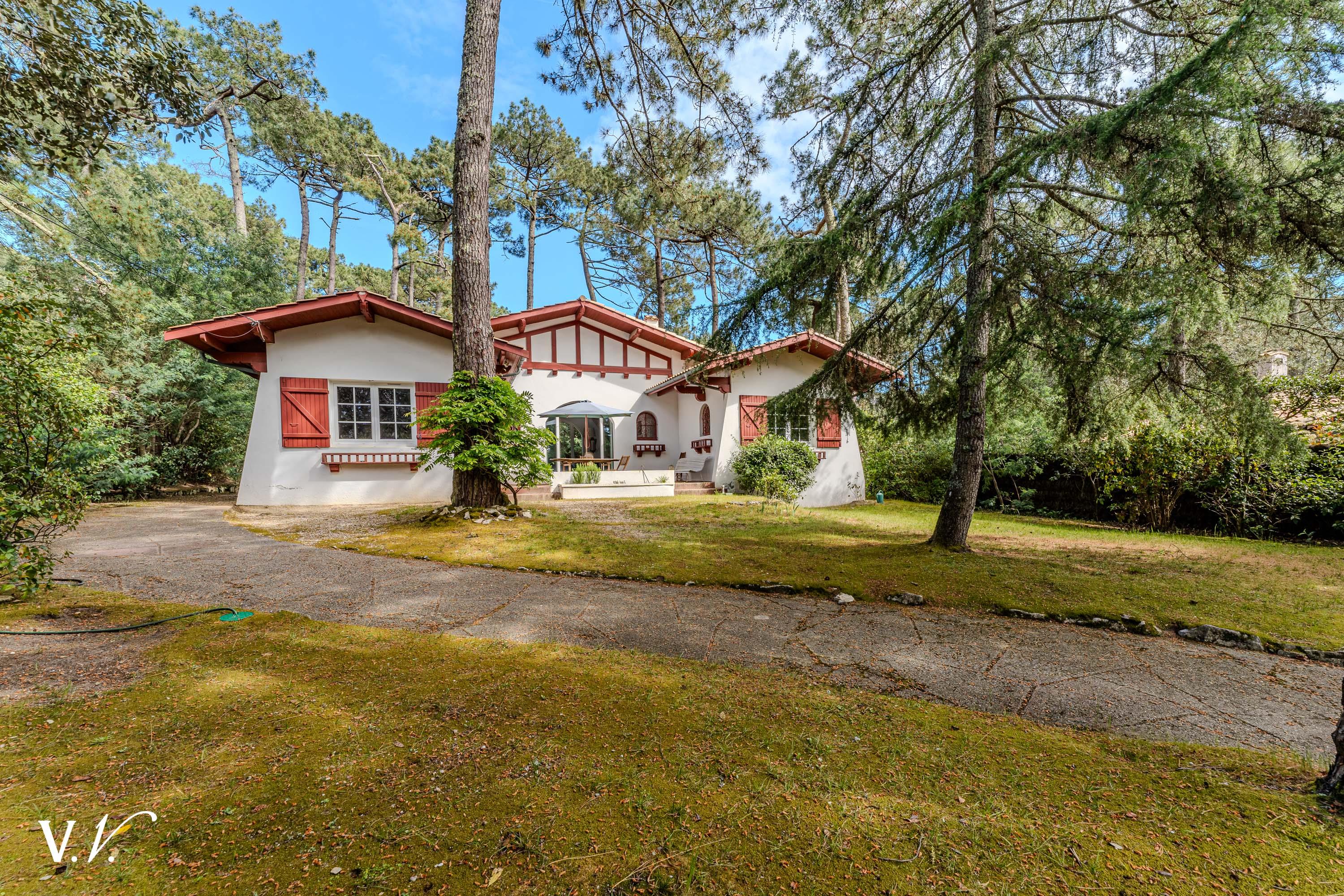 Bien de Prestige à LA TESTE DE BUCH, 6 pièces à 2 090 000 €