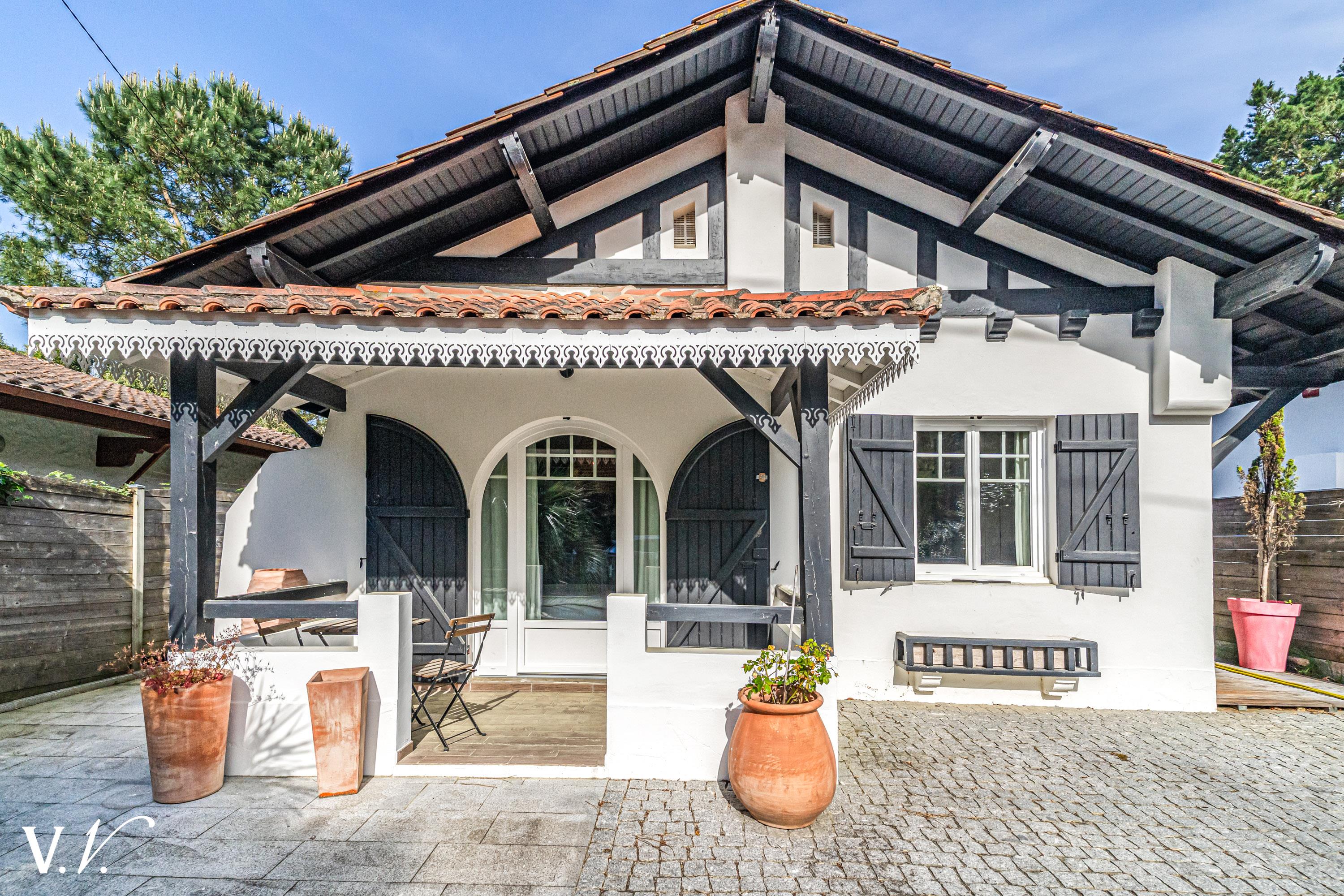 Bien de Prestige à LA TESTE DE BUCH, 3 pièces à 1 358 500 €