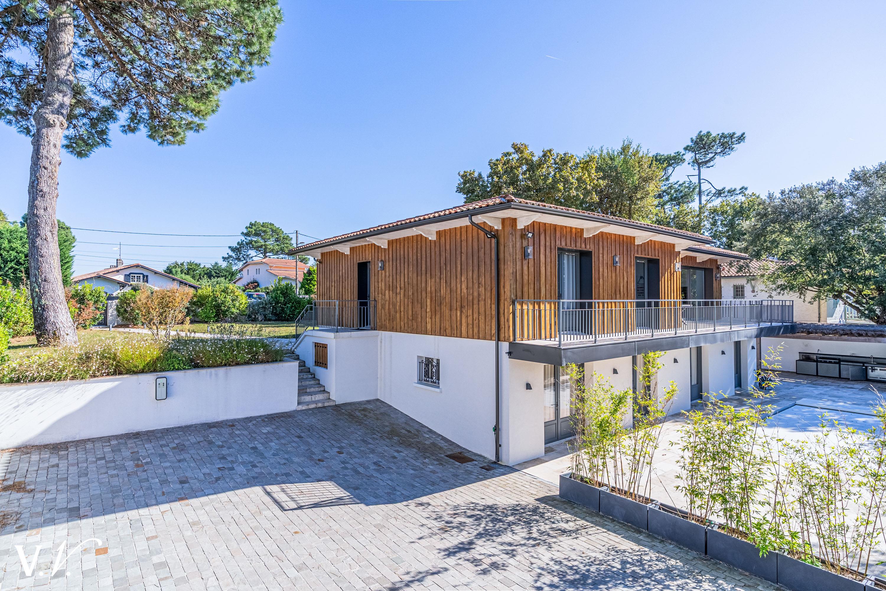 Bien de Prestige à LA TESTE DE BUCH, 8 pièces à 1 995 000 €