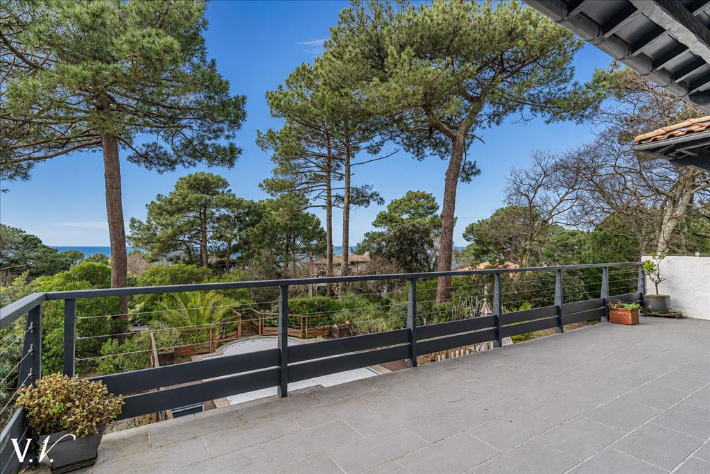 Bien de Prestige à LA TESTE DE BUCH, 8 pièces à 2 990 000 €