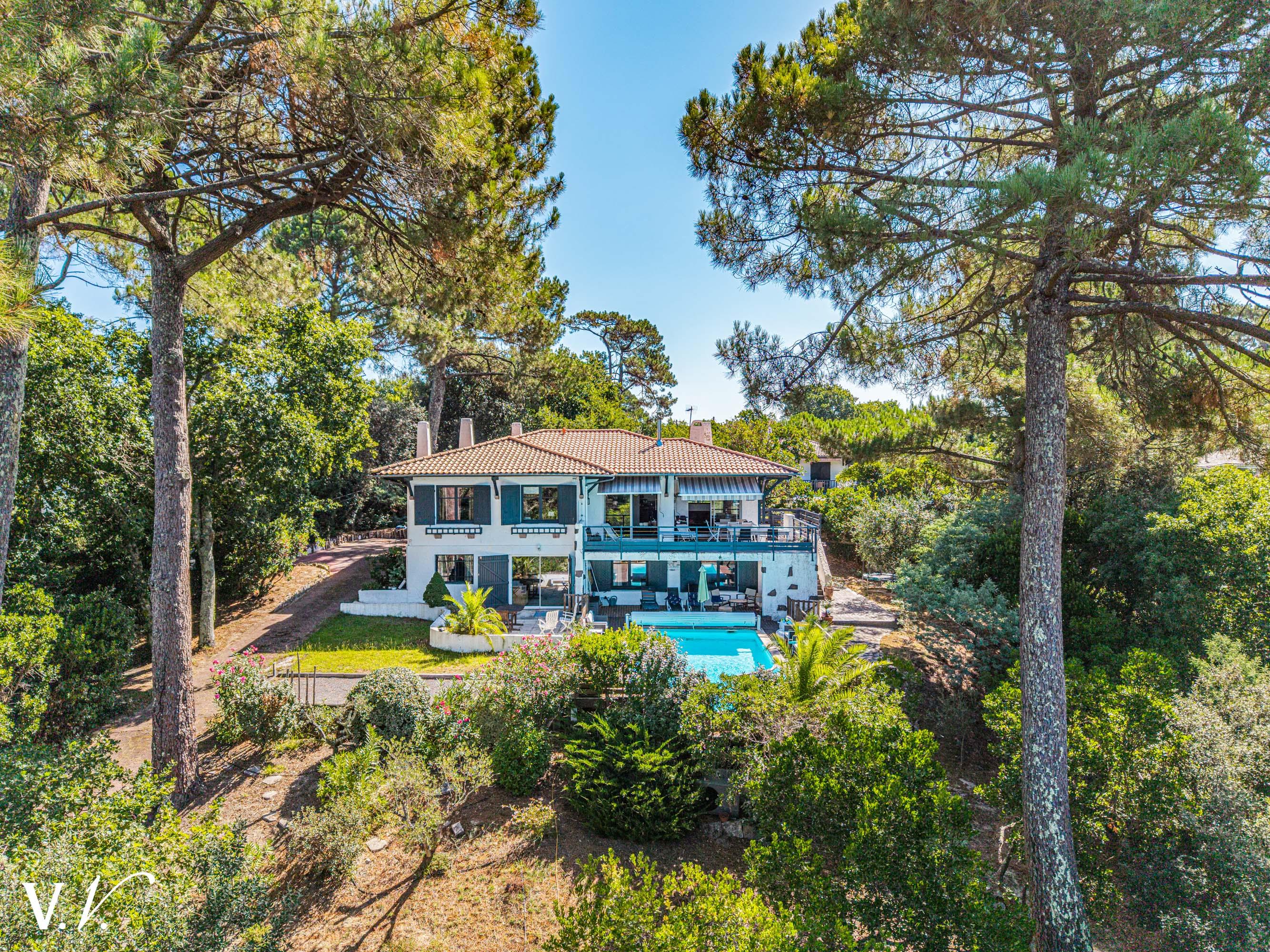 Bien de Prestige à LA TESTE DE BUCH, 8 pièces à 2 990 000 €