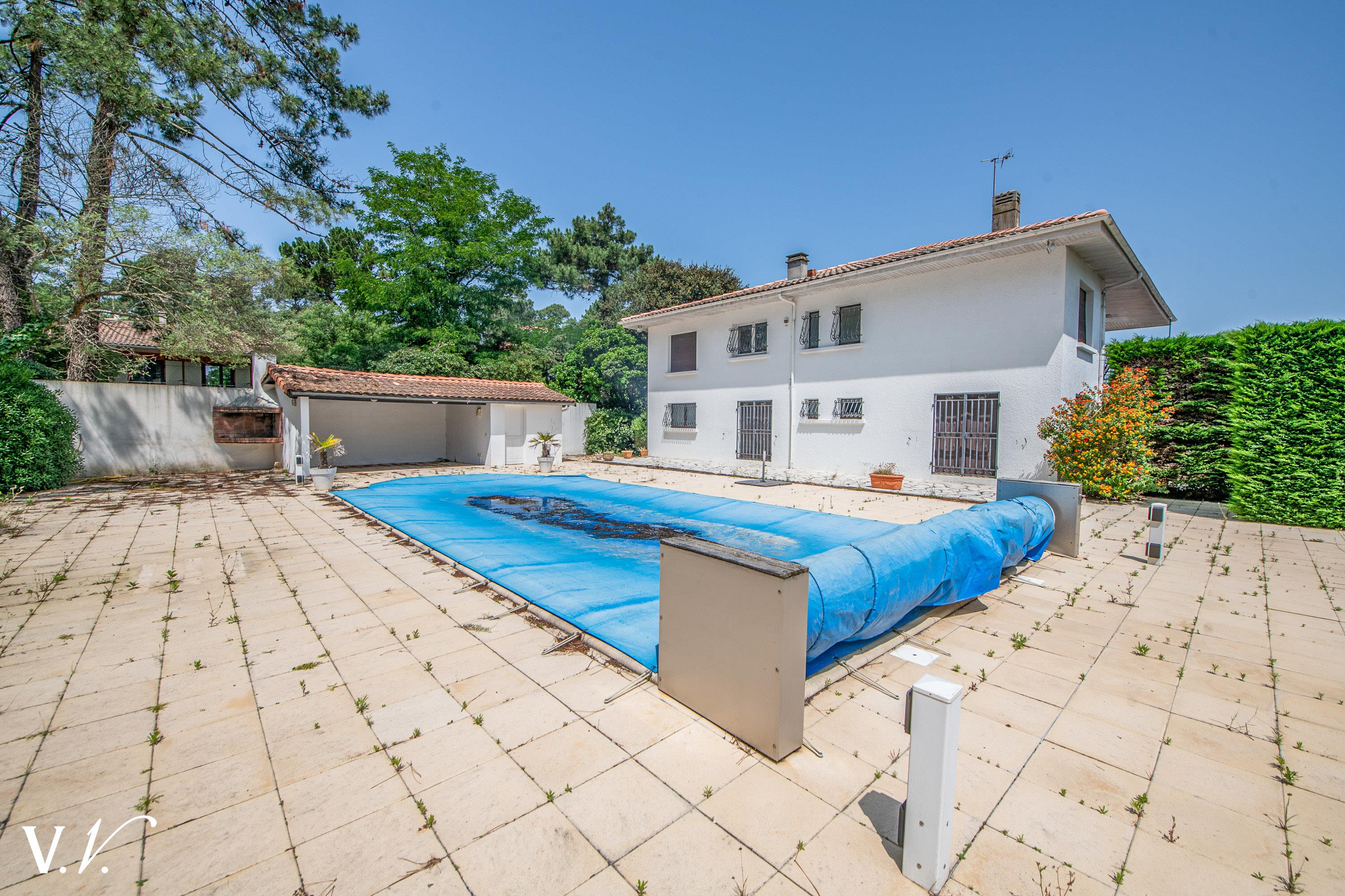 Bien de Prestige à LEGE CAP FERRET, 7 pièces à 1 976 000 €