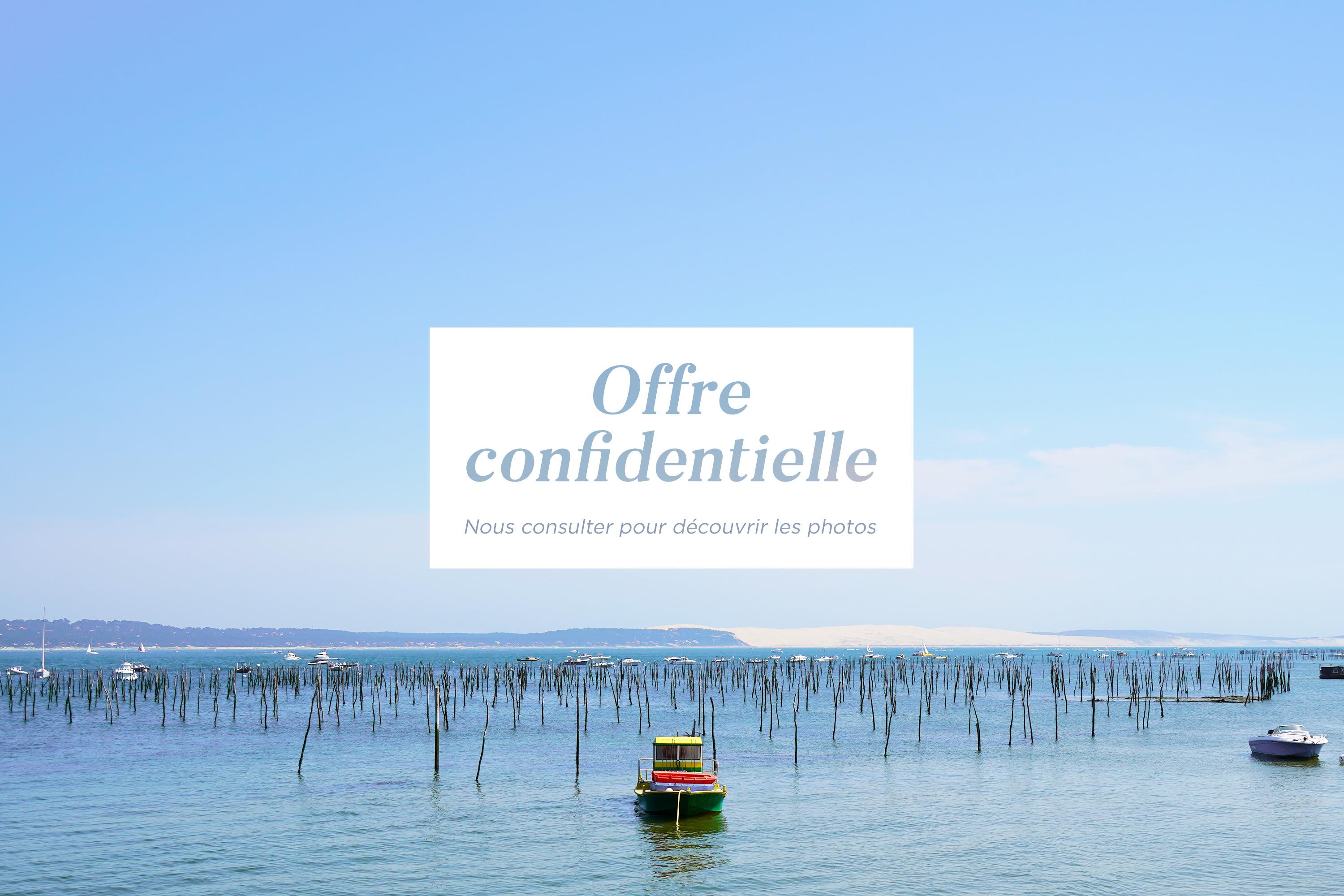 Bien de Prestige à , 8 pièces à 3 030 500 €