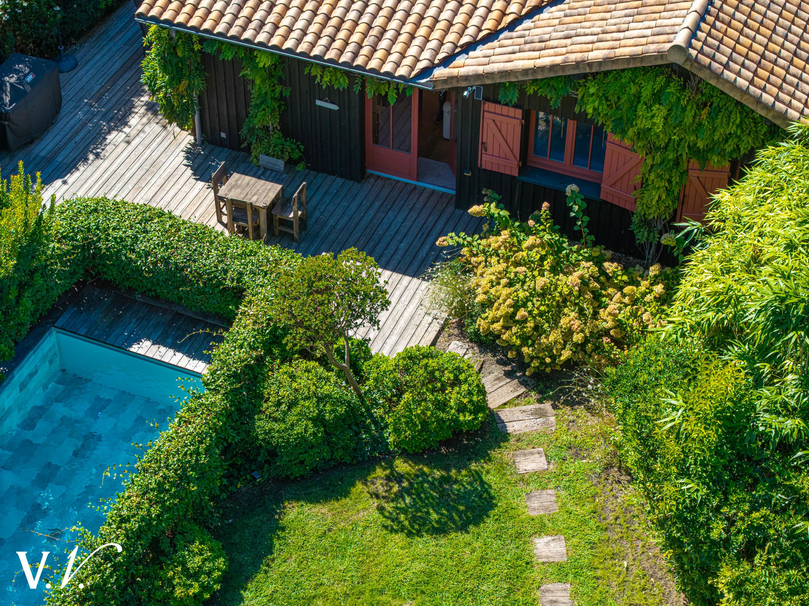 Bien de Prestige à LEGE CAP FERRET, 4 pièces à 1 358 500 €