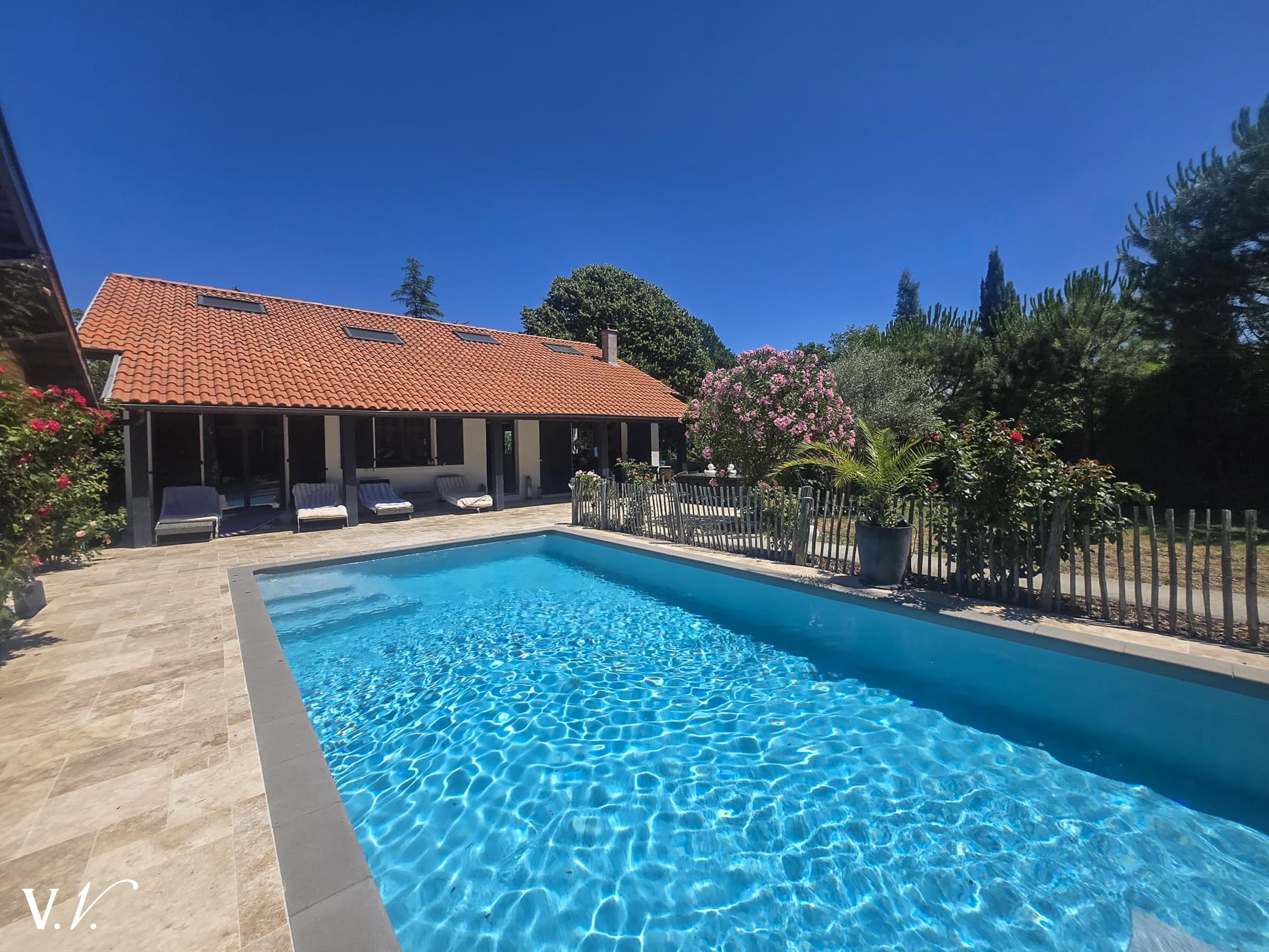 Bien de Prestige à PIN BALMA, 6 pièces à 1 000 000 €