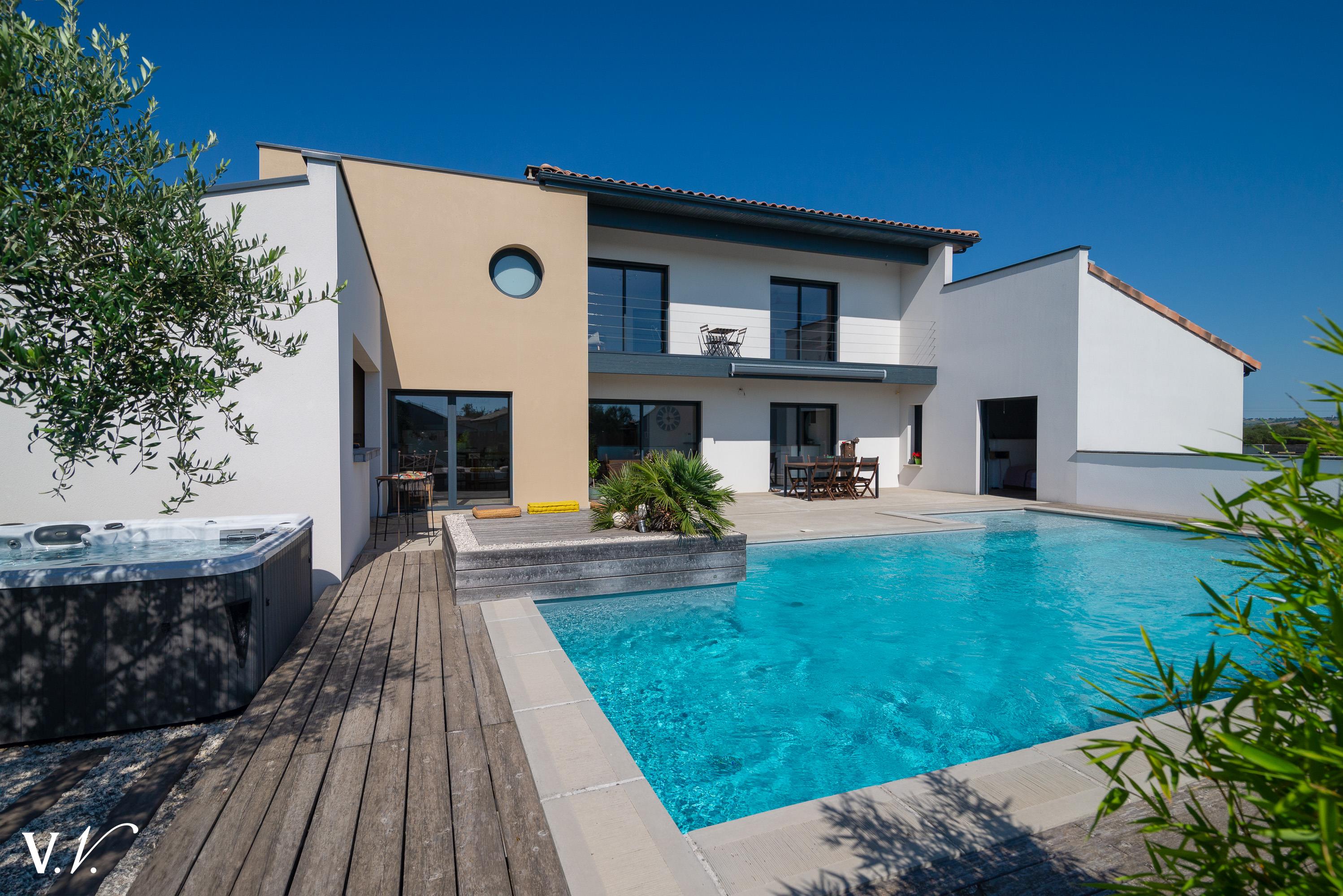 Bien de Prestige à SAUBENS, 6 pièces à 686 000 €