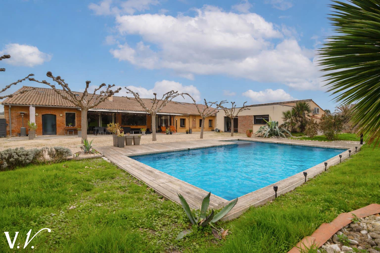 Bien de Prestige à ST ORENS DE GAMEVILLE, 6 pièces à 840 000 €