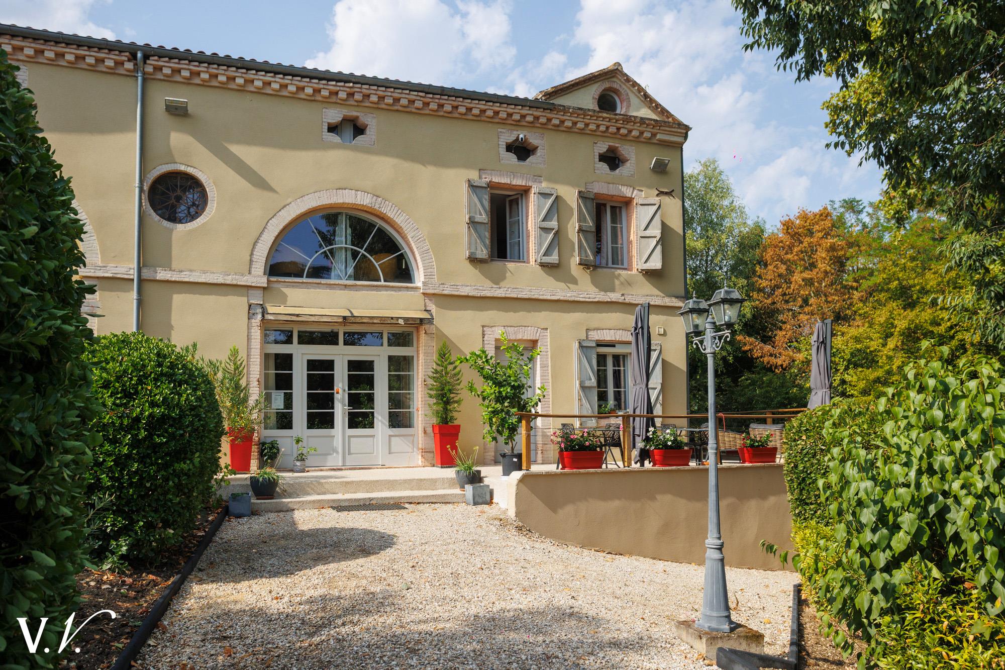 Bien de Prestige à MOLIERES, 16 pièces à 871 500 €