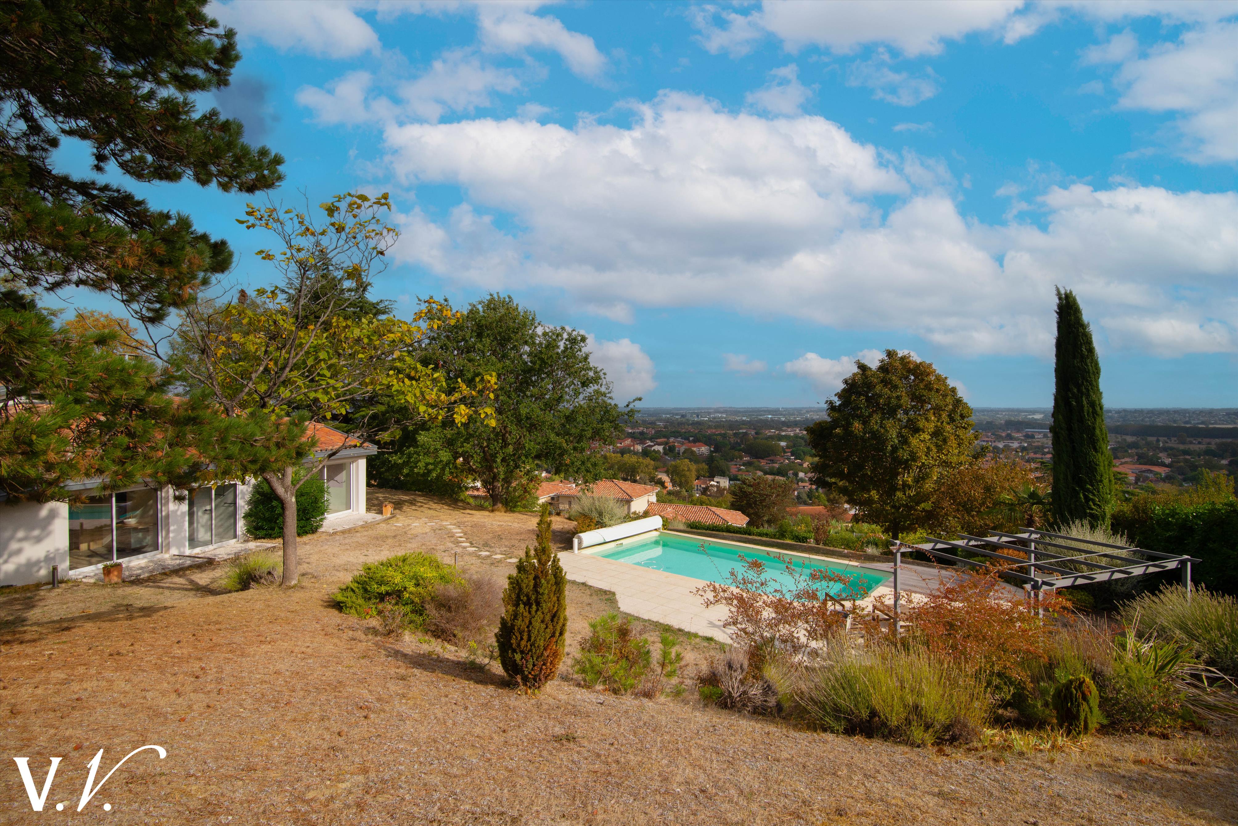 Bien de Prestige à CASTANET TOLOSAN, 5 pièces à 728 000 €