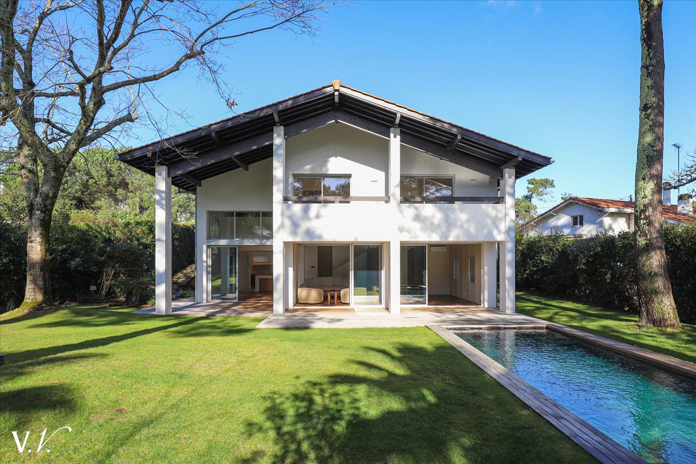 Bien de Prestige à , 6 pièces à 3 150 000 €