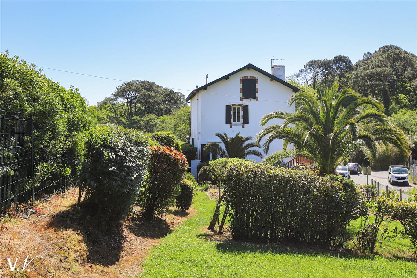 Bien de Prestige à Hors Secteur Agence, 5 pièces à 1 768 000 €