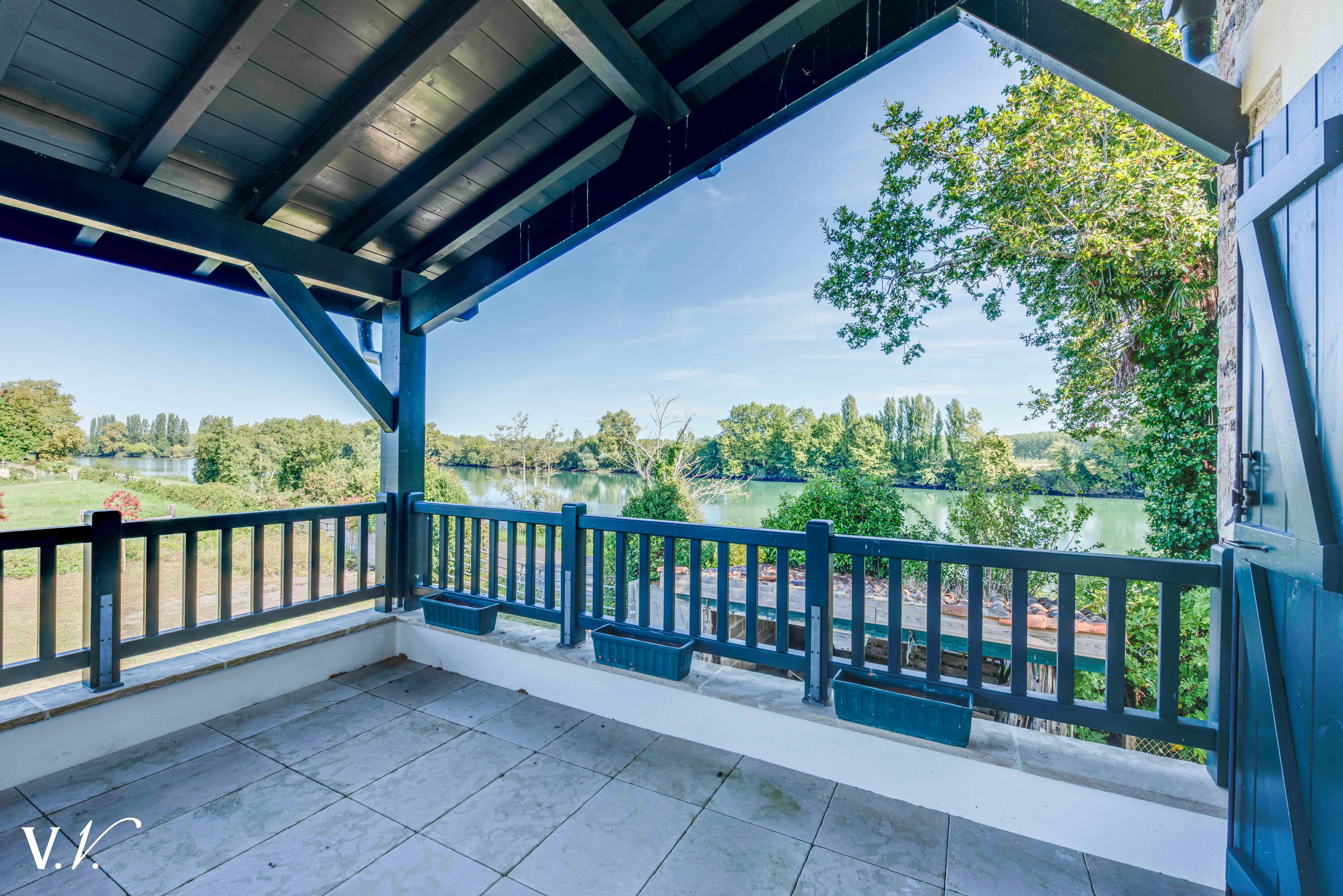 Bien de Prestige à , 10 pièces à 1 315 000 €