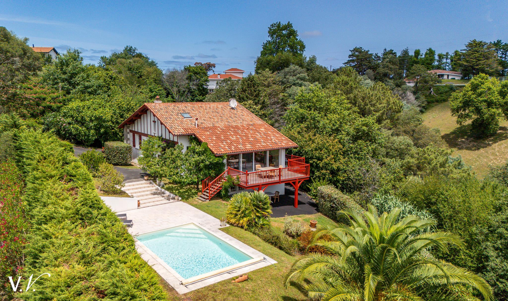 Bien de Prestige à URRUGNE, 7 pièces à 1 290 000 €