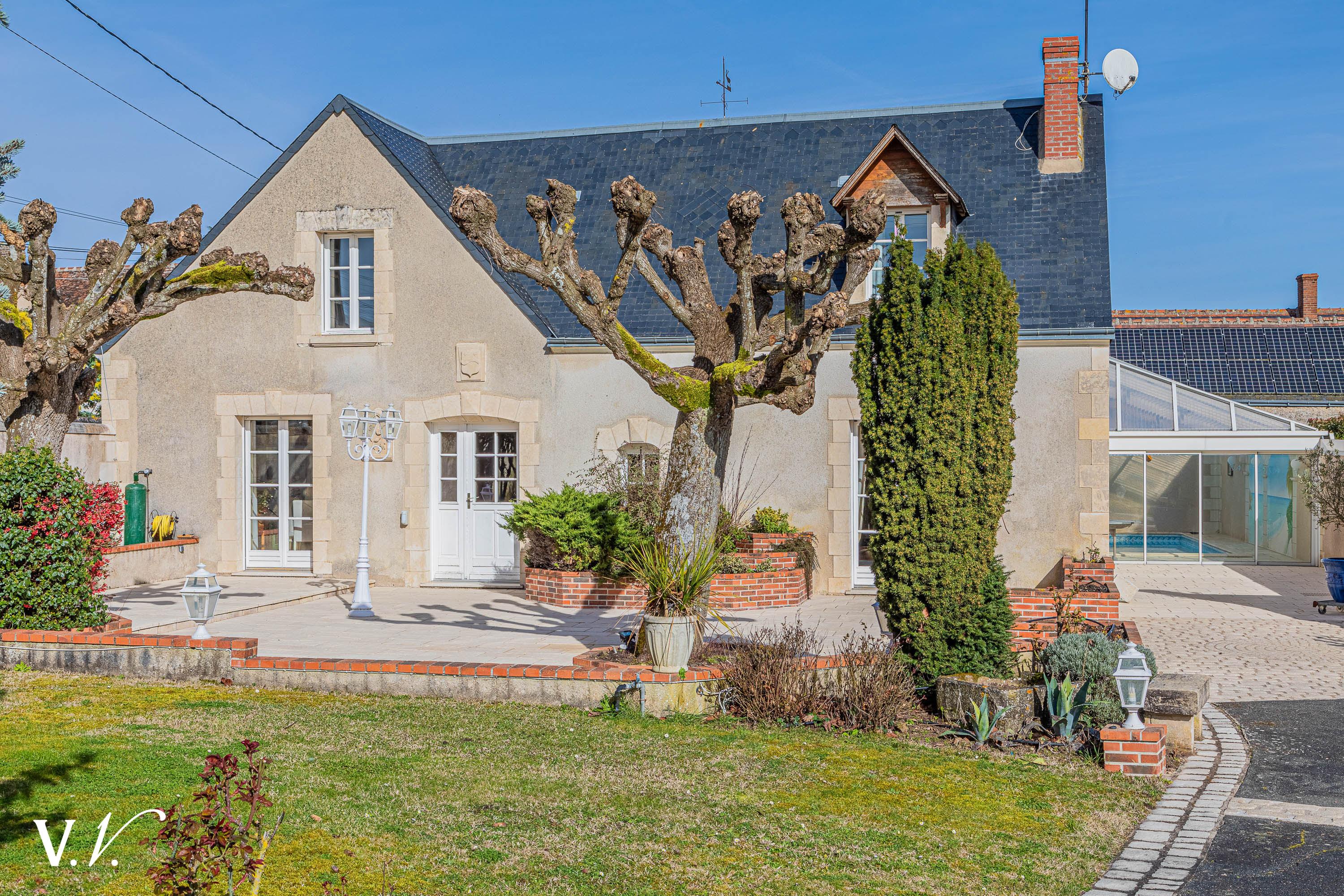 Bien de Prestige à LA CROIX EN TOURAINE, 6 pièces à 675 200 €