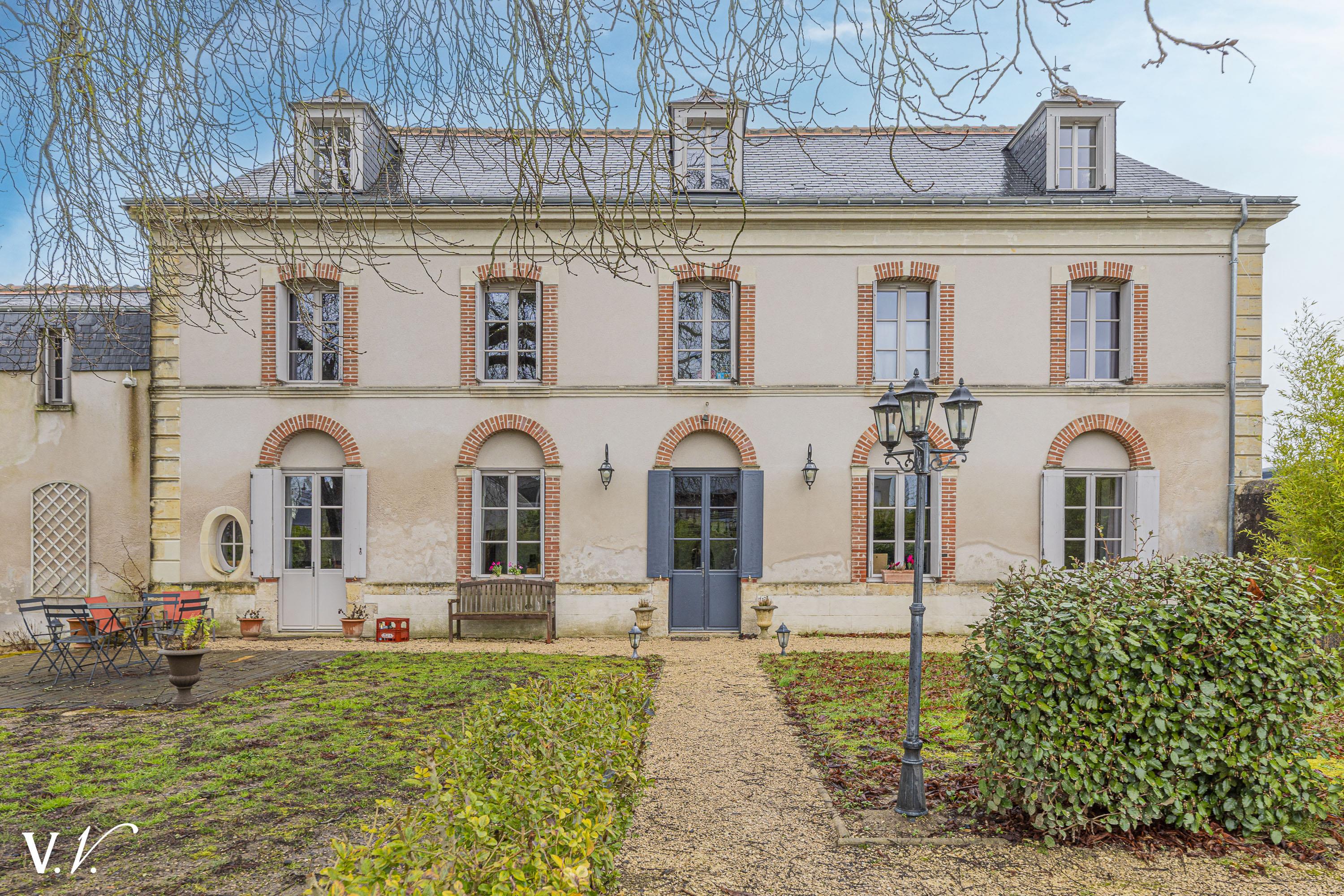 Bien de Prestige à TOURS, 14 pièces à 1 243 550 €