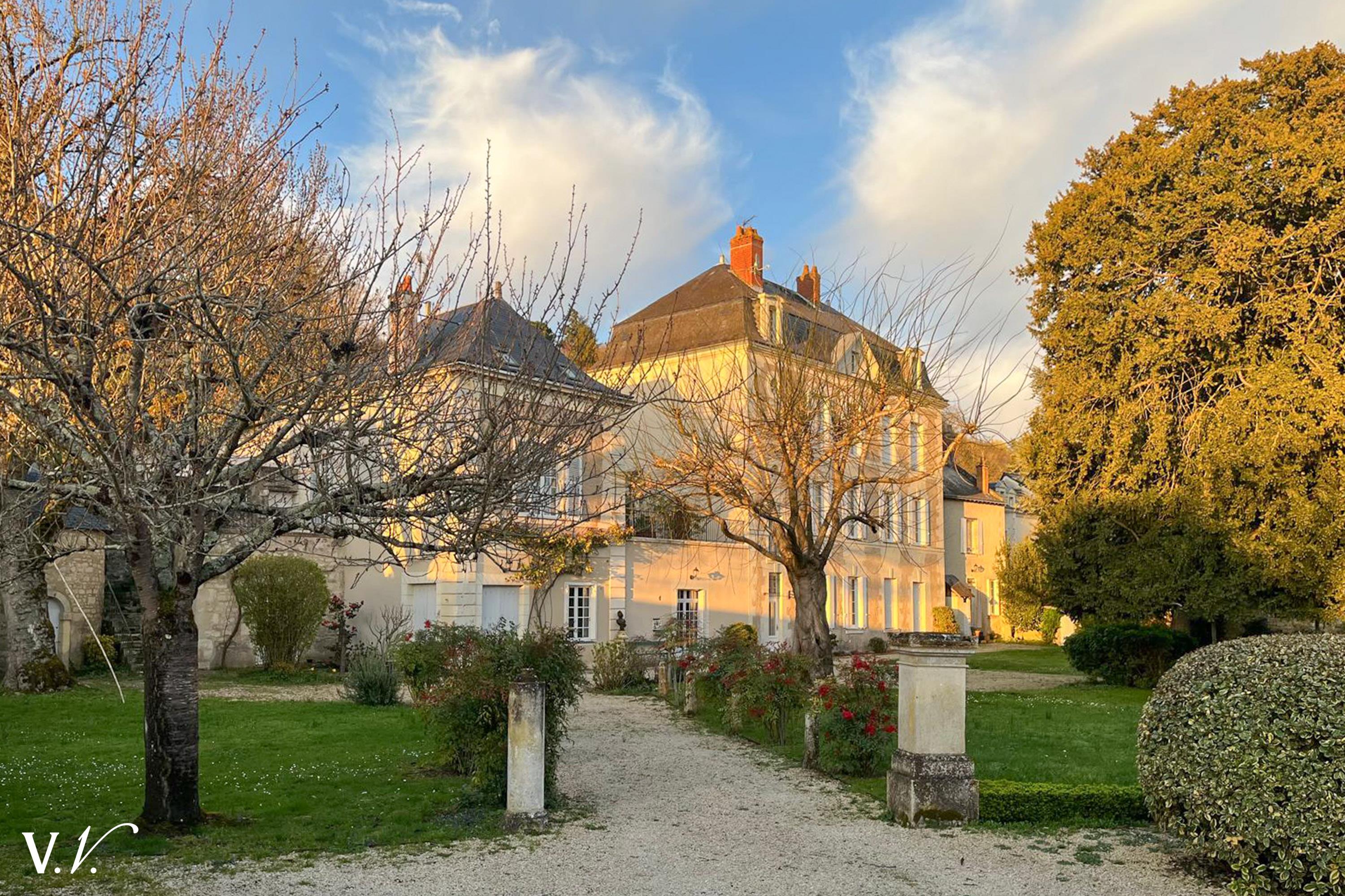 Bien de Prestige à CHINON, 15 pièces à 997 000 €